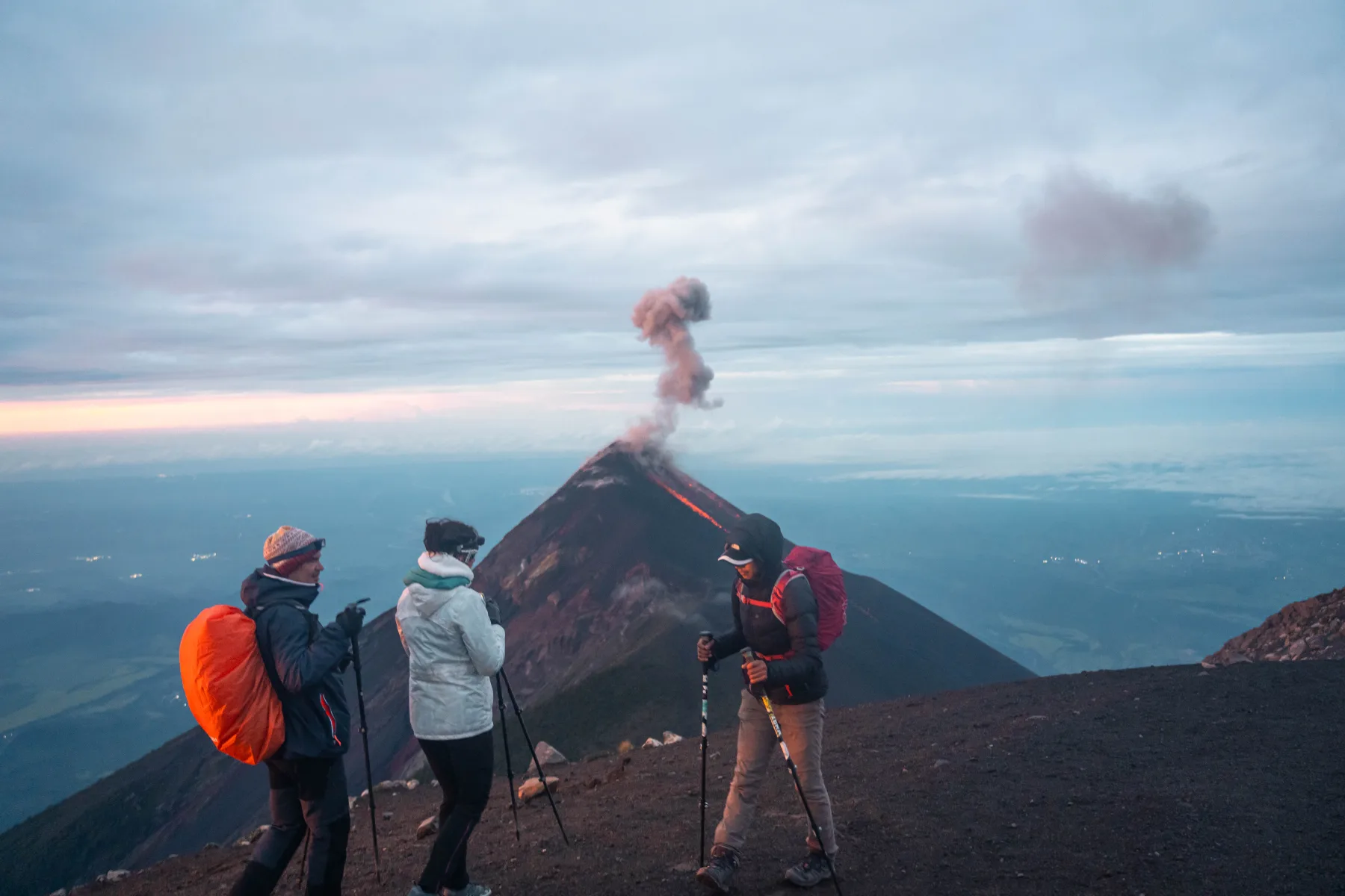 Volcán de Fuego en erupción